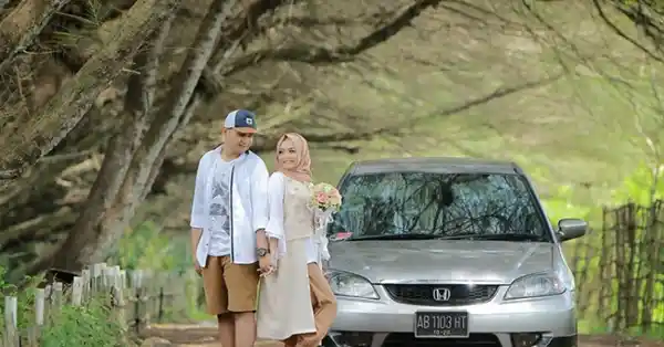 properti prewedding outdoor mobil