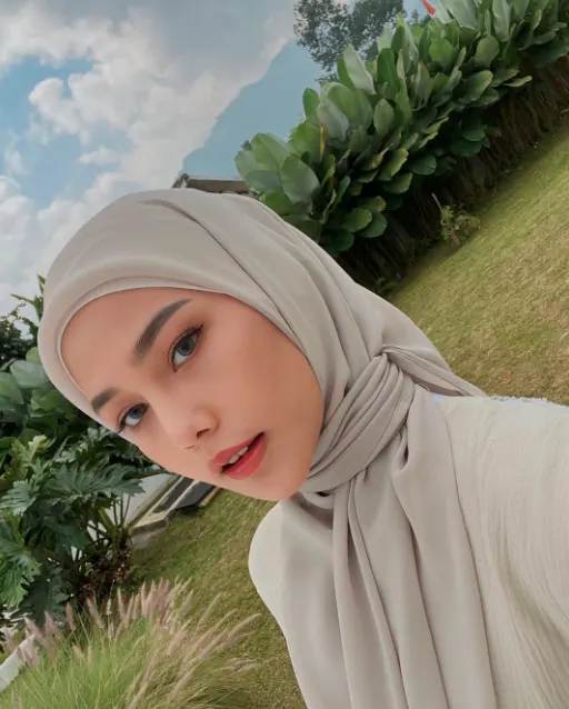 Ide Make Up Lamaran Hijab Elegan