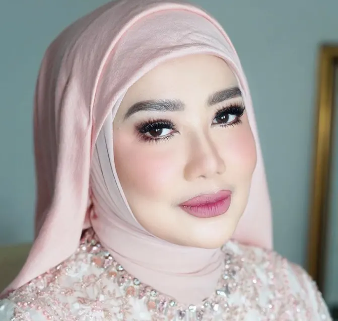 Ide Make Up Lamaran Hijab Glamor