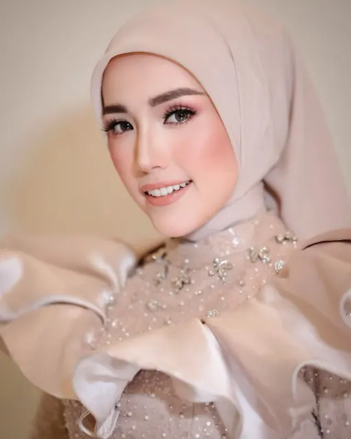 Ide Makeup Lamaran Hijab Elegan