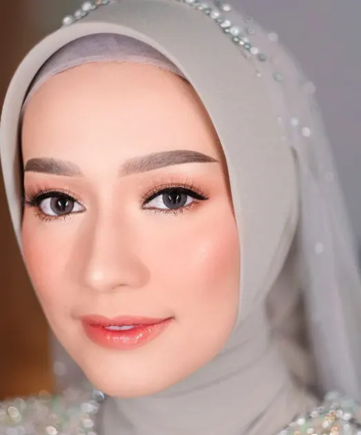Ide Makeup Lamaran Hijab Natural