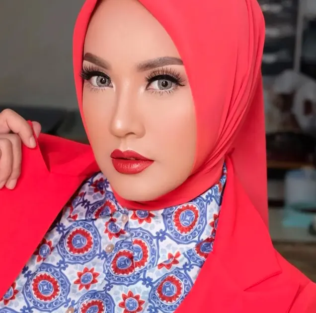 Ide Rias Lamaran Hijab Glamor