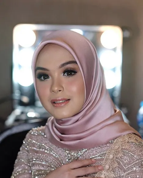 Make Up Lamaran Hijab Flawless
