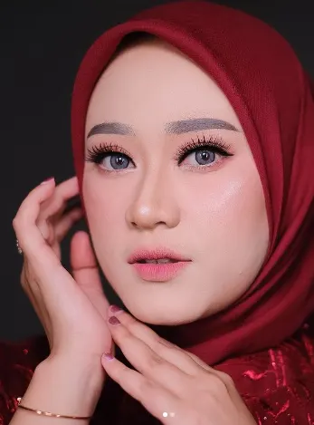 Makeup Lamaran Hijab Natural