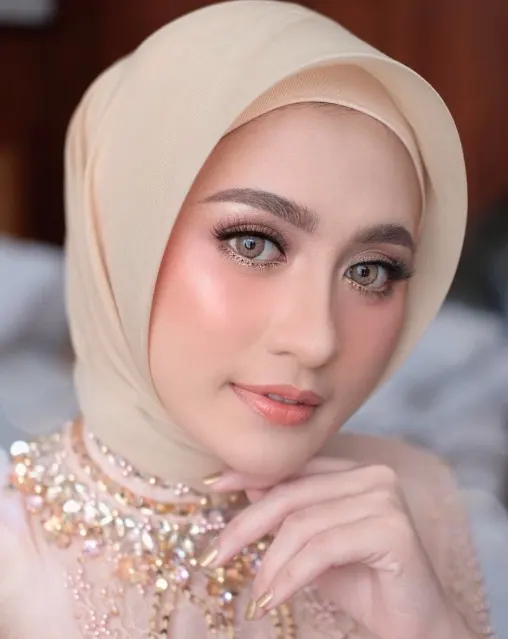 Makeup Lamaran Hijab Simple