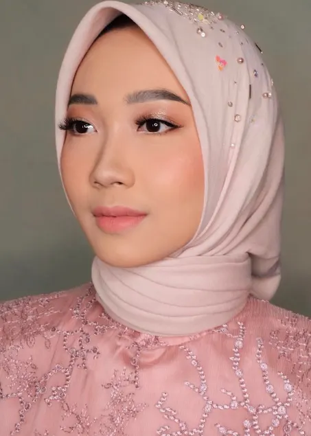 Rias Lamaran Hijab Simple