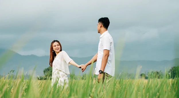 Foto prewed nikah di sawah