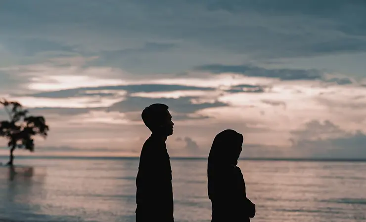 Foto prewed tanpa sentuhan sunset