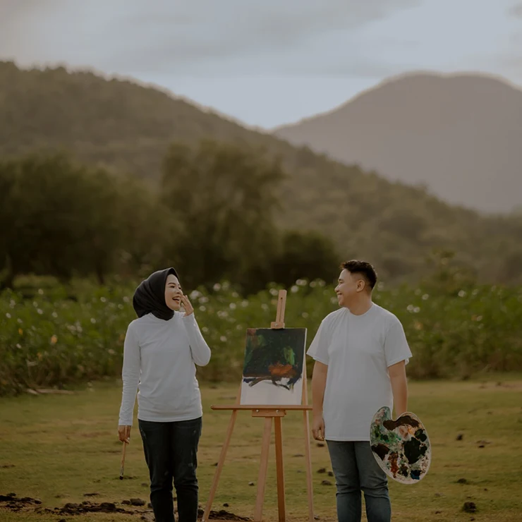 Foto prewedding di Bukit Gunung baju putih