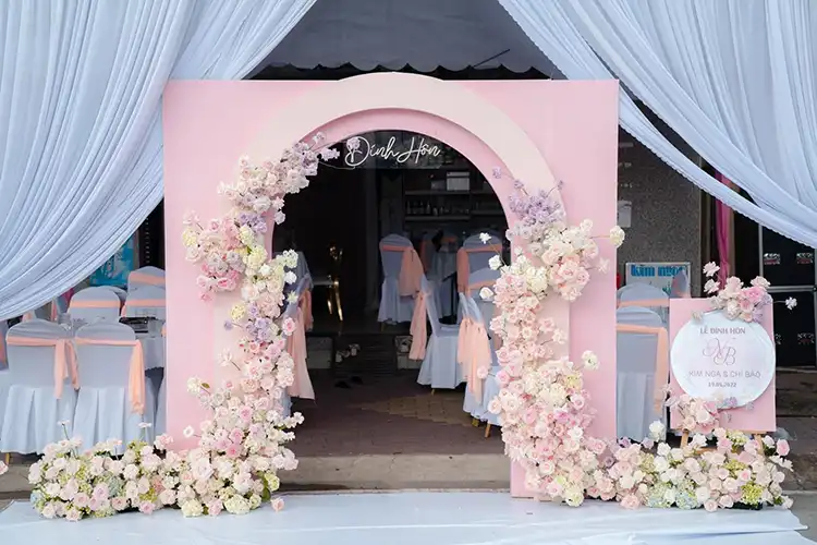 Gapura Pintu Masuk Pelaminan warna pink