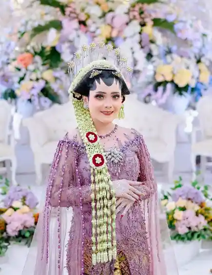 Gaun Ungu pengantin Jawa Solo putri