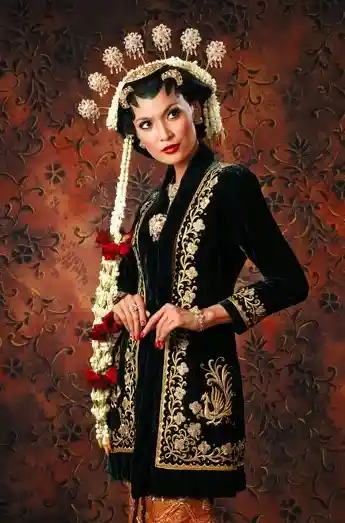 Kebaya Tradisional solo putri bagus