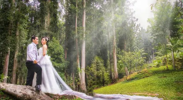 Prewedding Kebun Raya Baturraden