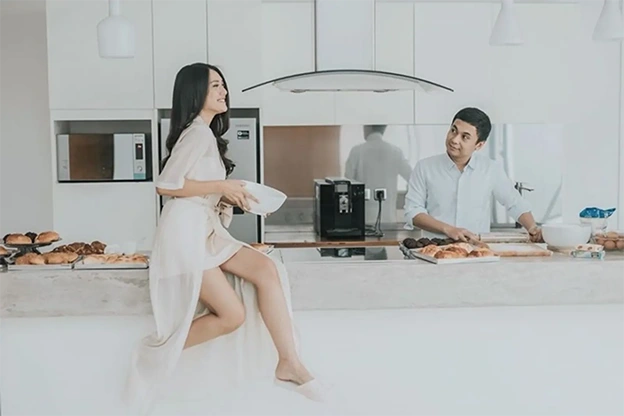 Prewedding indoor Dapur romantis