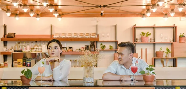 Prewedding indoor rumah Makan