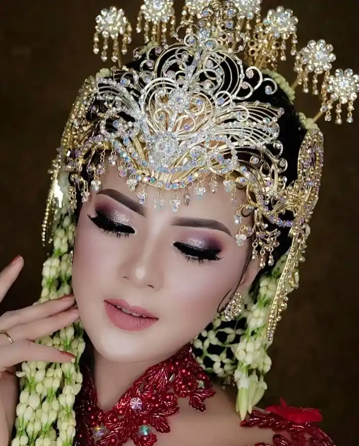 Rias Pengantin Adat Sunda Tampilan Mewah 1