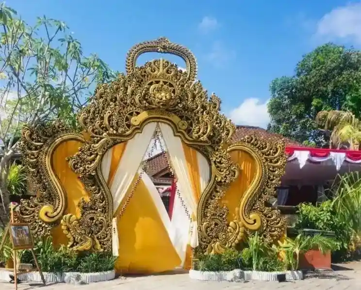 dekorasi gapura pernikahan bali mewah