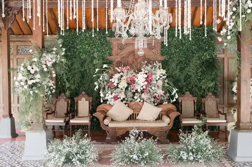 dekorasi pelaminan wedding outdoor vintage