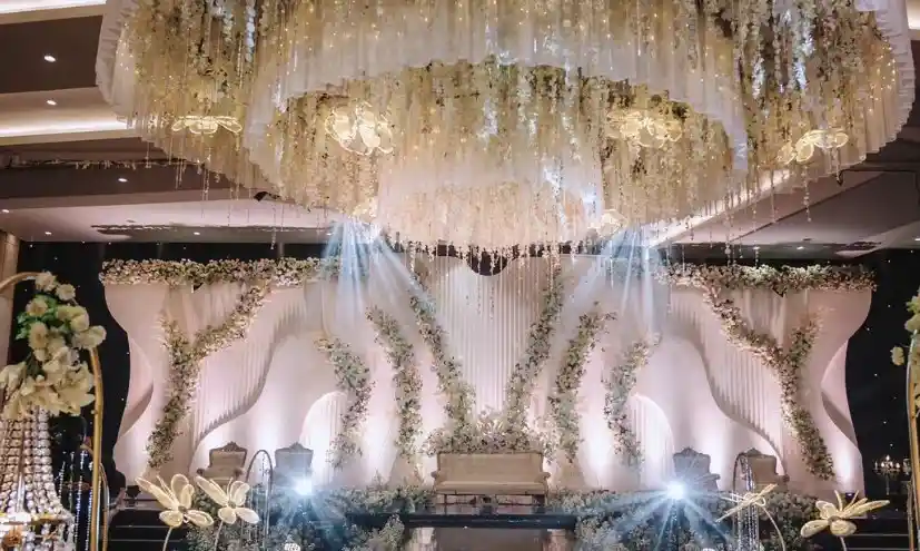 dekorasi pernikahan mewah di gedung populer