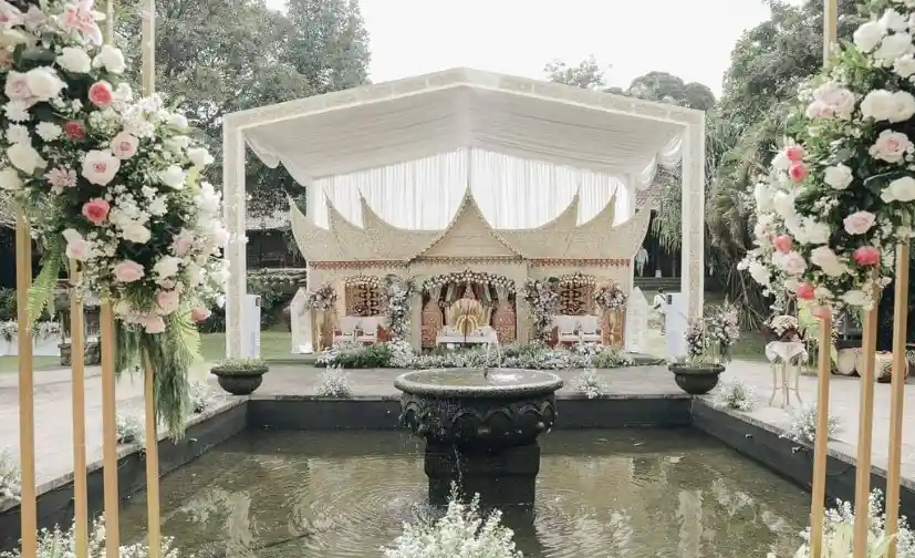 dekorasi wedding outdoor vintage adat padang