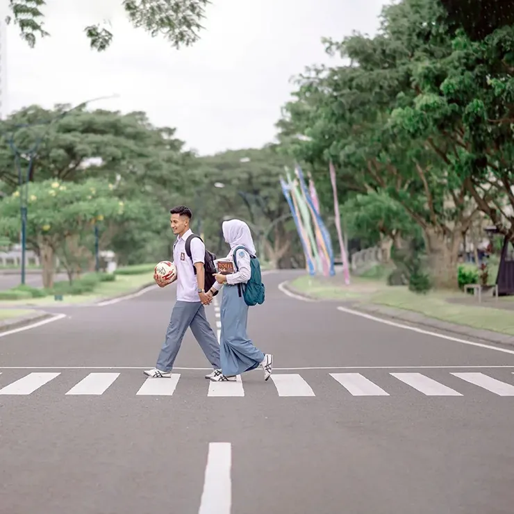 foto prewed outdoor baju seragam sekolah