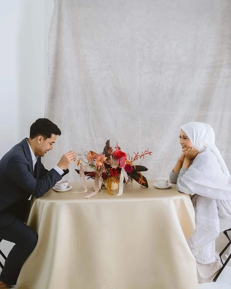 foto prewed tanpa sentuhan makan