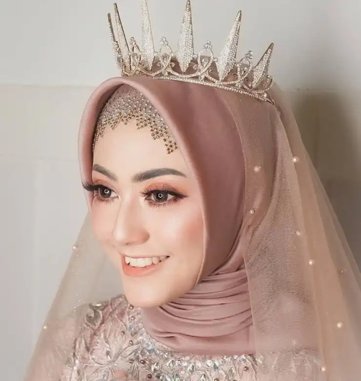 hijab Mahkota Krem