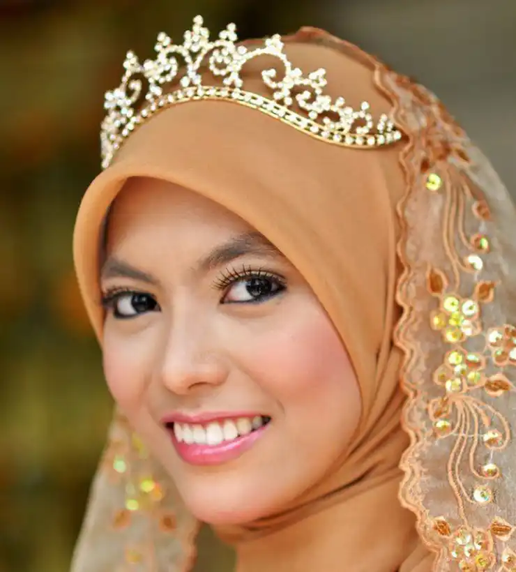 hijab mahkota Senada