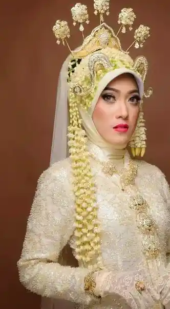 pengantin hijab Aksen Kembang Goyang jawa 1