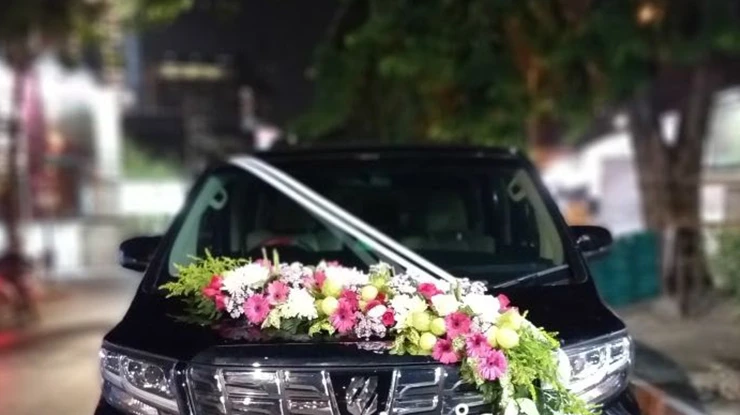 rias bunga mobil pengantin