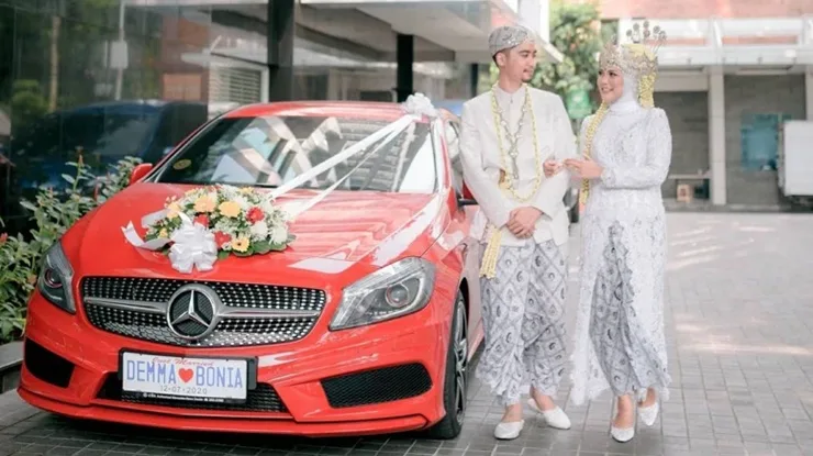 rias mobil pengantin mewah