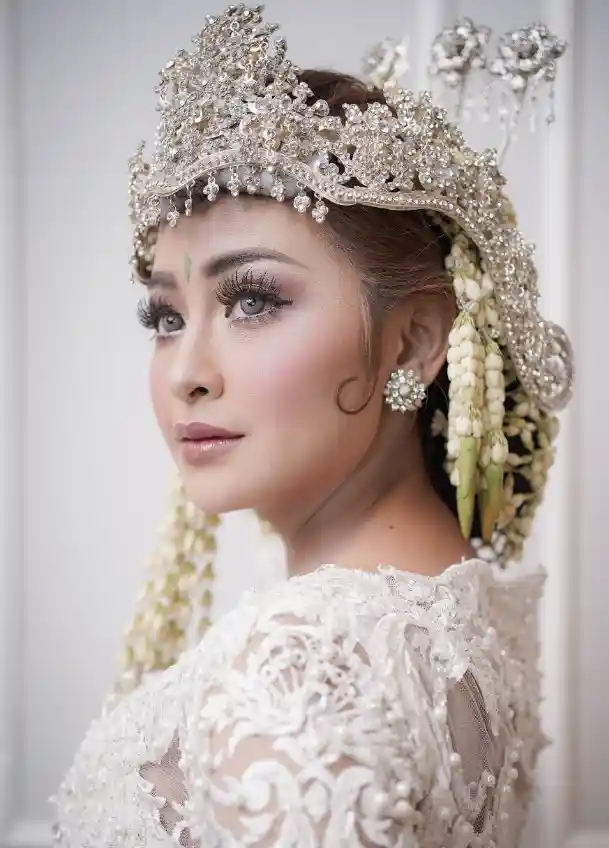 riasan pengantin adat sunda Soft dan Natural tidak hijab